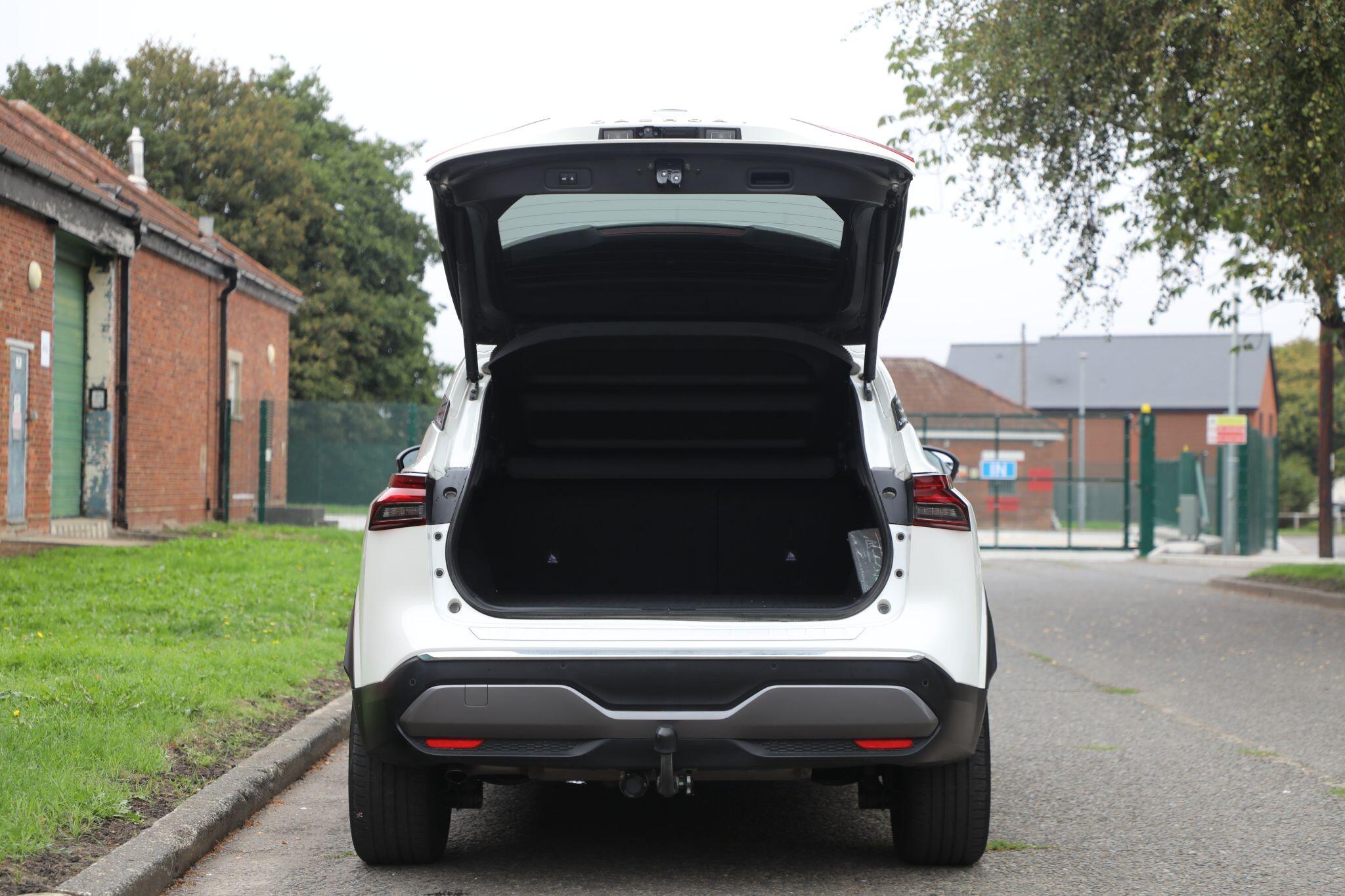 Large vehicle image
